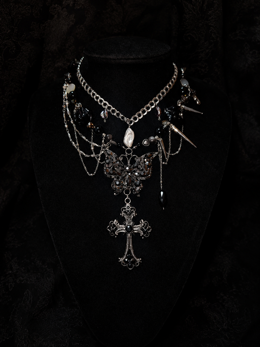 The Details That Define You: Building a Personal Jewelry Wardrobe